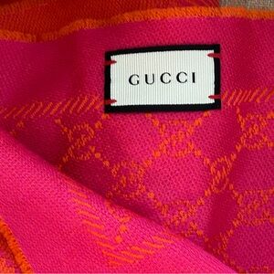 Gucci scarf with flaws. Reversible GG, wool.